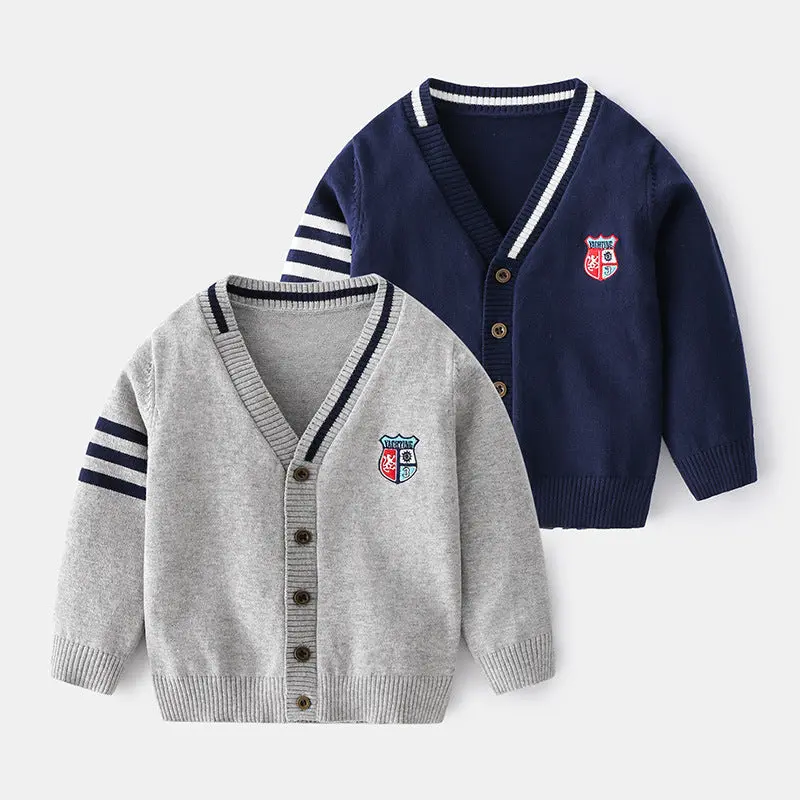 Baju Atasan Cardigan Panjang Kancing Depan Bahan Rajut Fashion Kualitas Anak Cowok Motif Garis-Garis Modish & Stylish Warna Navy Gray Abu-Abu 1
