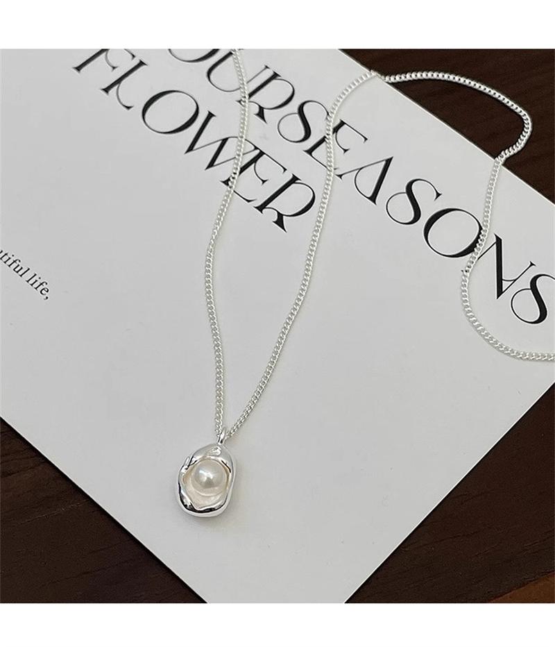 Product Introduction of S925 Pure Silver Natural Freshwater Pearl Mini Pod Necklace for Women, Simple and Niche Temperament, Exquisite Collarbone Chain Silver Decoration 7