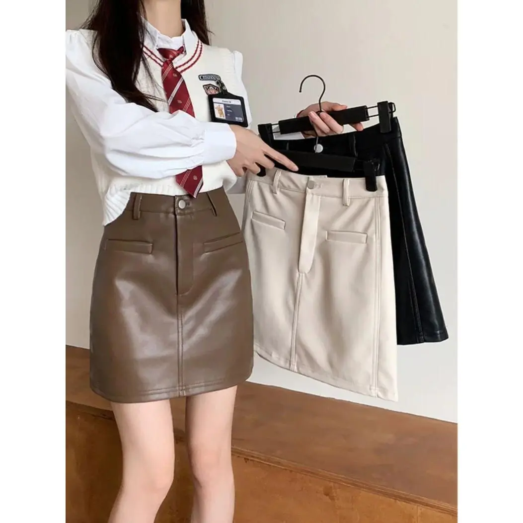 Chân Váy Da PU Cao Cấp, Thời Trang, Dành Cho Phụ Nữ Ngoại Cỡ Cô Gái Đầy Đặn, Thích Hợp Cho Mùa Xuân Và Mùa Thu, Hàng Mới Về 2024, Chân Váy Ngắn Chữ A, Kiểu Vỏ Sò Women Khuy