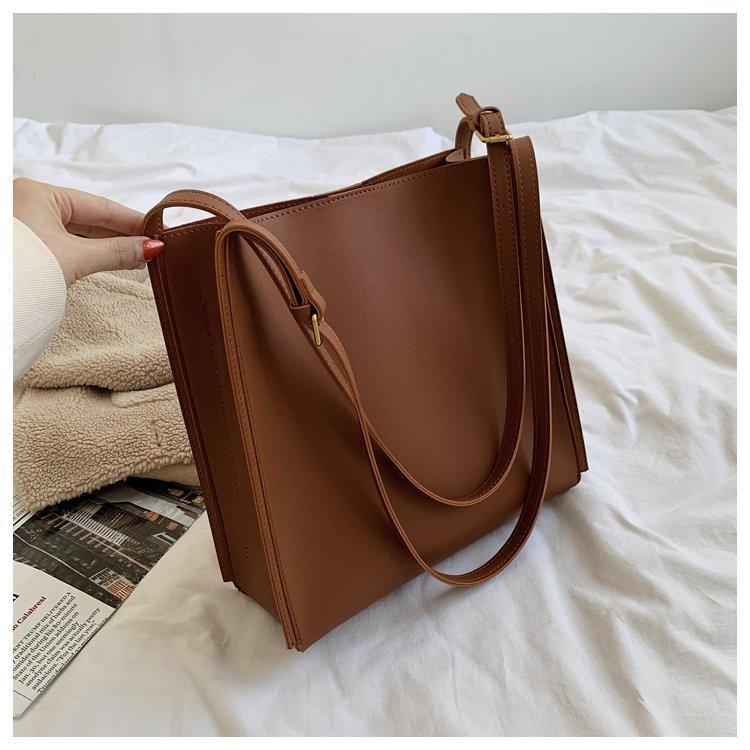 Product Introduction of One bag on the shoulder, retro-large tote bag of women, fashionable bag 28