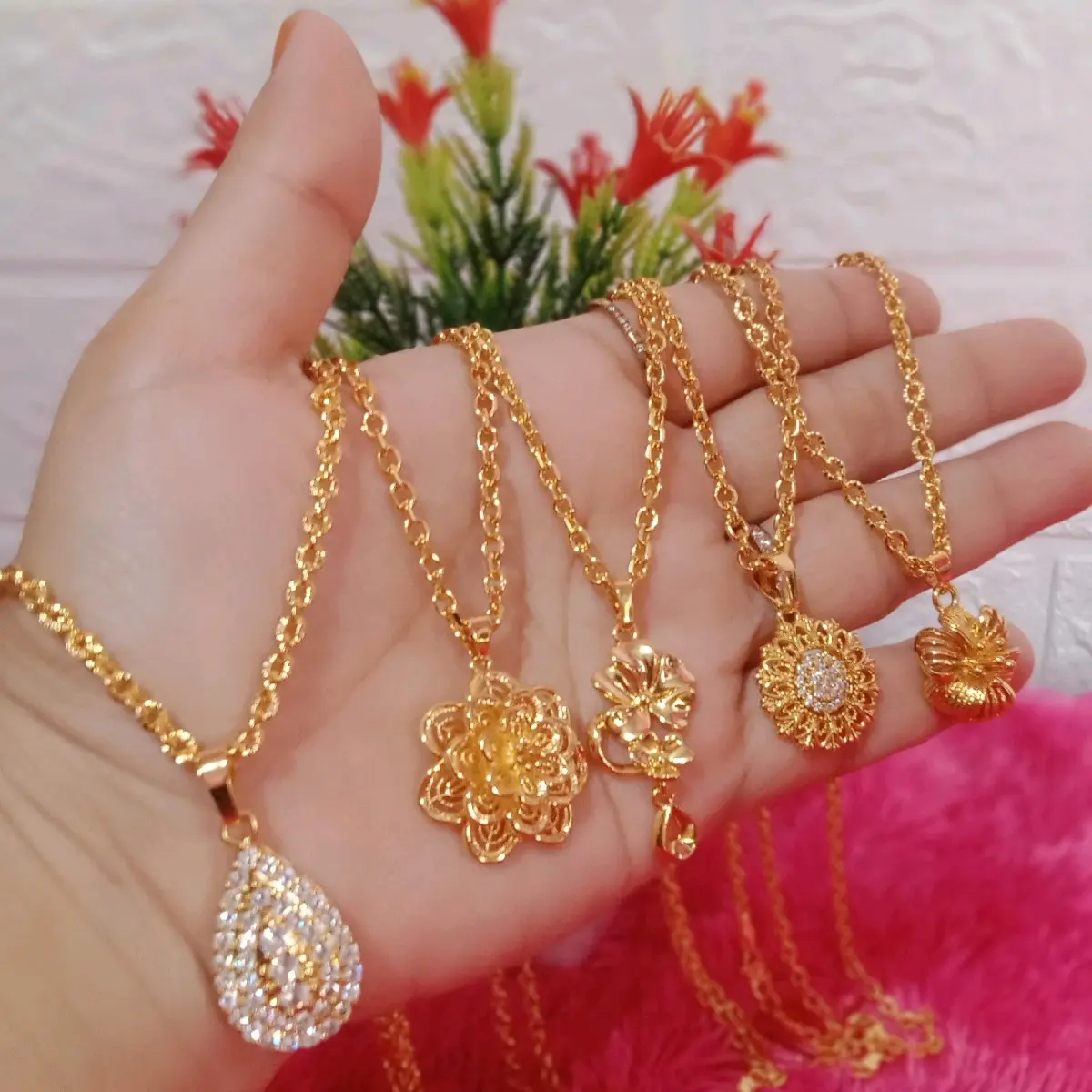 Kalung koin lapis mas
