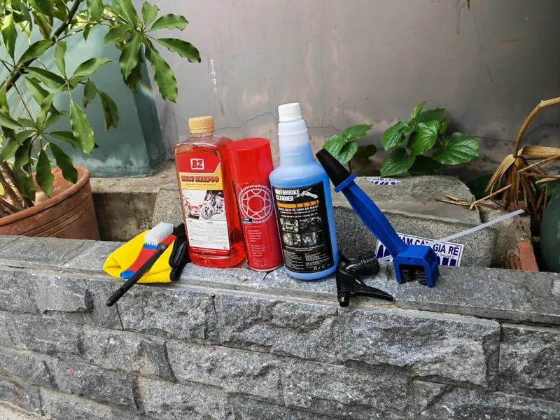 Combo 3 Chai Chăm Sóc Xe Tại Nhà Motorbike Cleaner,Dưỡng Sên x1r,Rửa Xe Bz Tặng Quà 4 Món 4