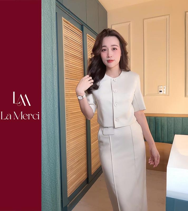 La Merci Áo Blazer TULIP nữ cổ tròn ngắn tay dáng croptop nữ tính Hàn Quốc B10