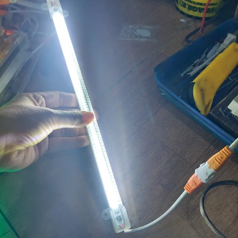 Led thanh 220v siêu sáng 30cm 50cm 1m. Đèn led là kệ tủ bếp,cửa hàng trưng bày nguồn điện 220v 5
