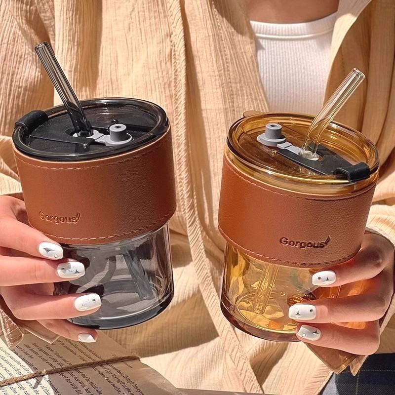 Kaca Aesthetic Tumblr, Botol Minum Gaya Vintage dengan Sedotan dan Tutup, Desain Eksklusif untuk Menikmati Minuman Kesukaan Anda dengan Lebih Nyaman dan Elegan Gelas Souvenir Bottles Water 4
