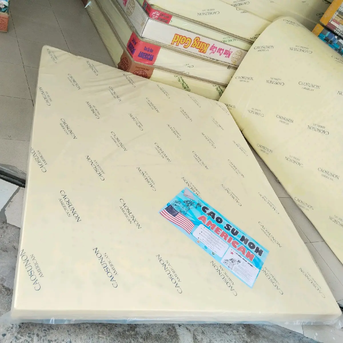 Nệm cao su non Thoáng khí 1m8x2m0x10cm.Tặng 2 gối nằm hơi .