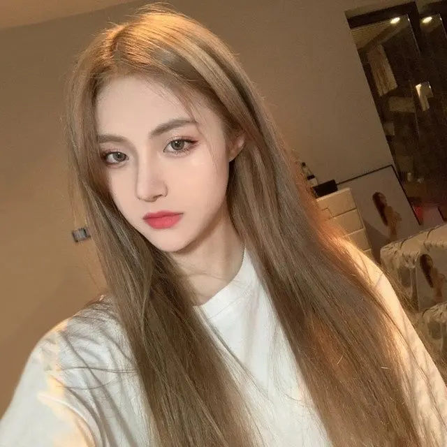 Tidak ada bangs, temperament, coklat panjang rambut lurus, usia mengurangi paruh, rambut panjang perempuan, internet terkenal, musim panas terpisah secara alami gaya set kepala penuh