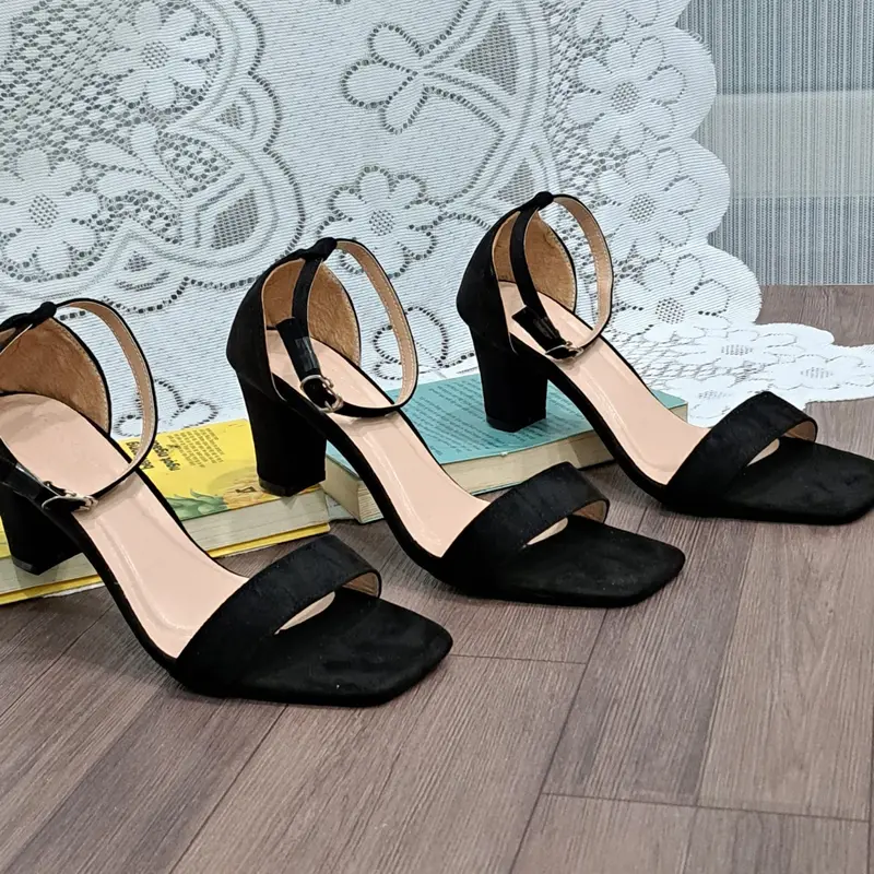 (có sẵn)Giày sandal cao gót big size nữ 40 41 42 43 quai ngang thời trang màu đen gót vuông mũi vuông cao 7 phân DéP Shoes 5