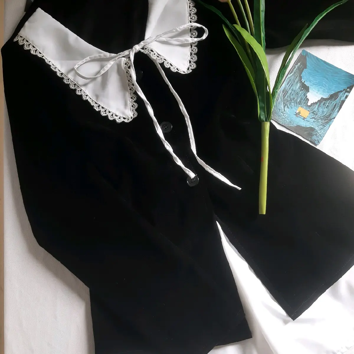 (ảnh Tamia.store)set áo nhung tay dài có cổ buộc nơ kèm chân váy cho nữ Dress