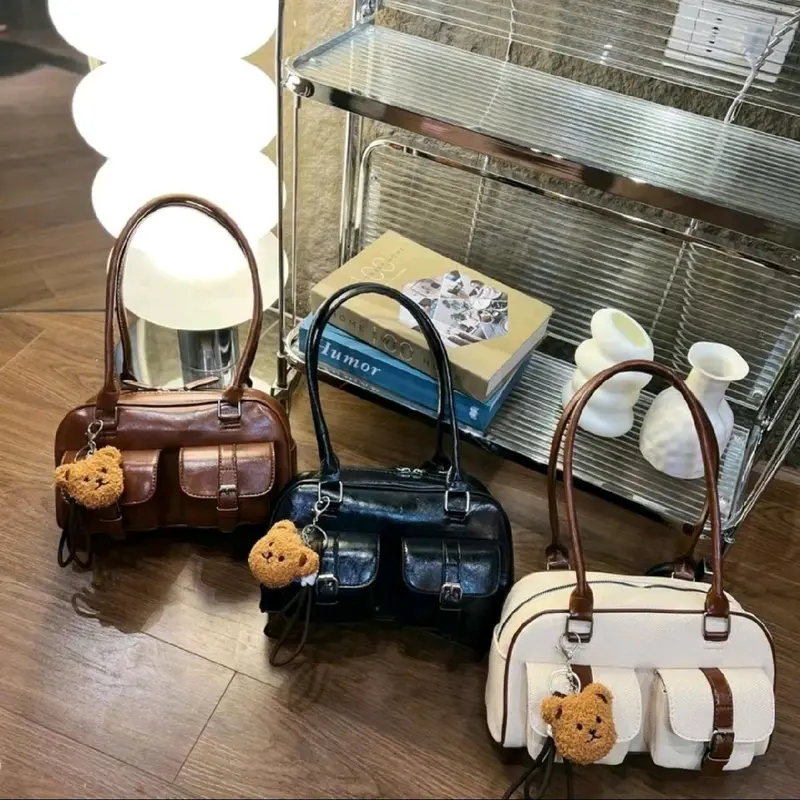 TÚI HỘP Hai Quai Nâu Đeo Vai Kèm Charm Gấu Dễ Thương-HTM077 Bag Kem Nữ Nhung Da 7