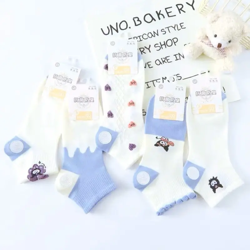 Sét 5 đôi tất nữ cổ ngắn Cotton hoạ tiết kuromi mix màu xanh kem 1