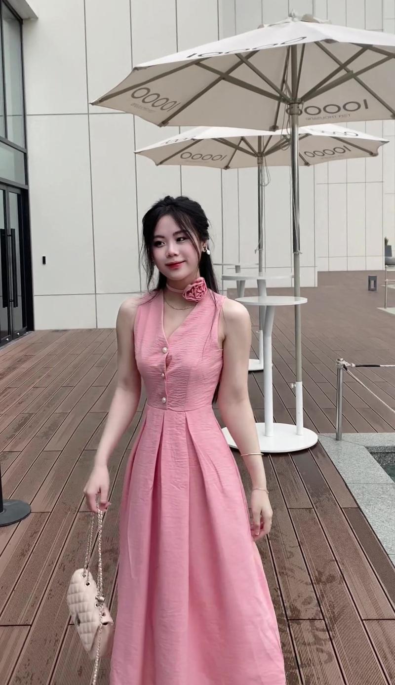 Product Introduction of A47 Đầm Midi cổ V sát nách sang chảnh quý phái Nữ Women Dress 3