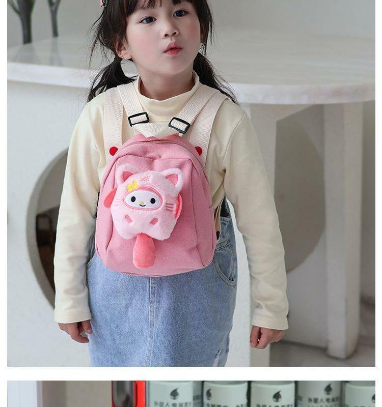Product Introduction of กระเป๋านักเรียนเด็ก อนุบาล ดีไซน์การ์ตูนน่ารัก เหมาะสำหรับเด็กผู้ชายและเด็กผู้หญิง กระเป๋าเป้อนุบาลสไตล์มหาสมุทร สไตล์ดาราอินเทอร์เน็ต กระเป๋าเปินิ้มสำหรับสาวน้อย 10