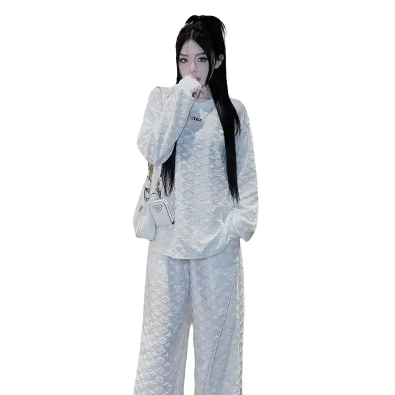 Set bộ dài tay dập nổi kiểu dáng trẻ trung hottren Nữ