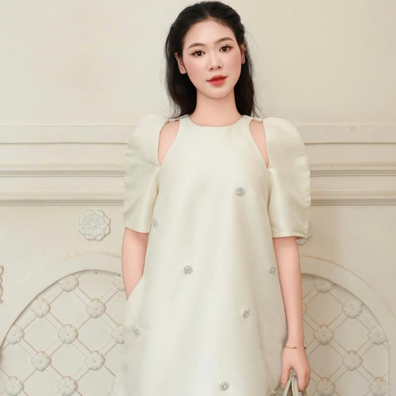 HOAI THANH - Đầm Mia tafta chéo kèm lót lụa đính hạt 1