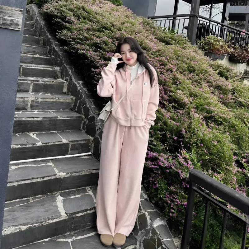 Set Bộ Đồ Nữ Áo Dài Tay Khoá Kéo Logo Trước Mix Quần Dài Ống Xuông Chất Len Lông Thỏ - Hà Mi Studio SB 133 1