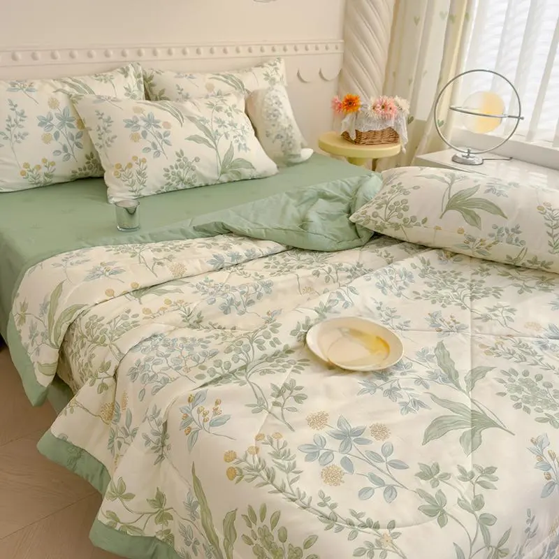 Floral Print Summer Cooling Blanket, 1 Count Lightweight Soft Breathable Comforter, Moisture-Wicking Bedding Supplies for Home Bedroom Hotel 2