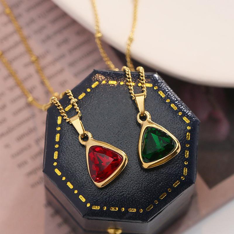 Vintage light luxury jade dark green titanium necklace non-fading collarbone chain for women showing white skin 1