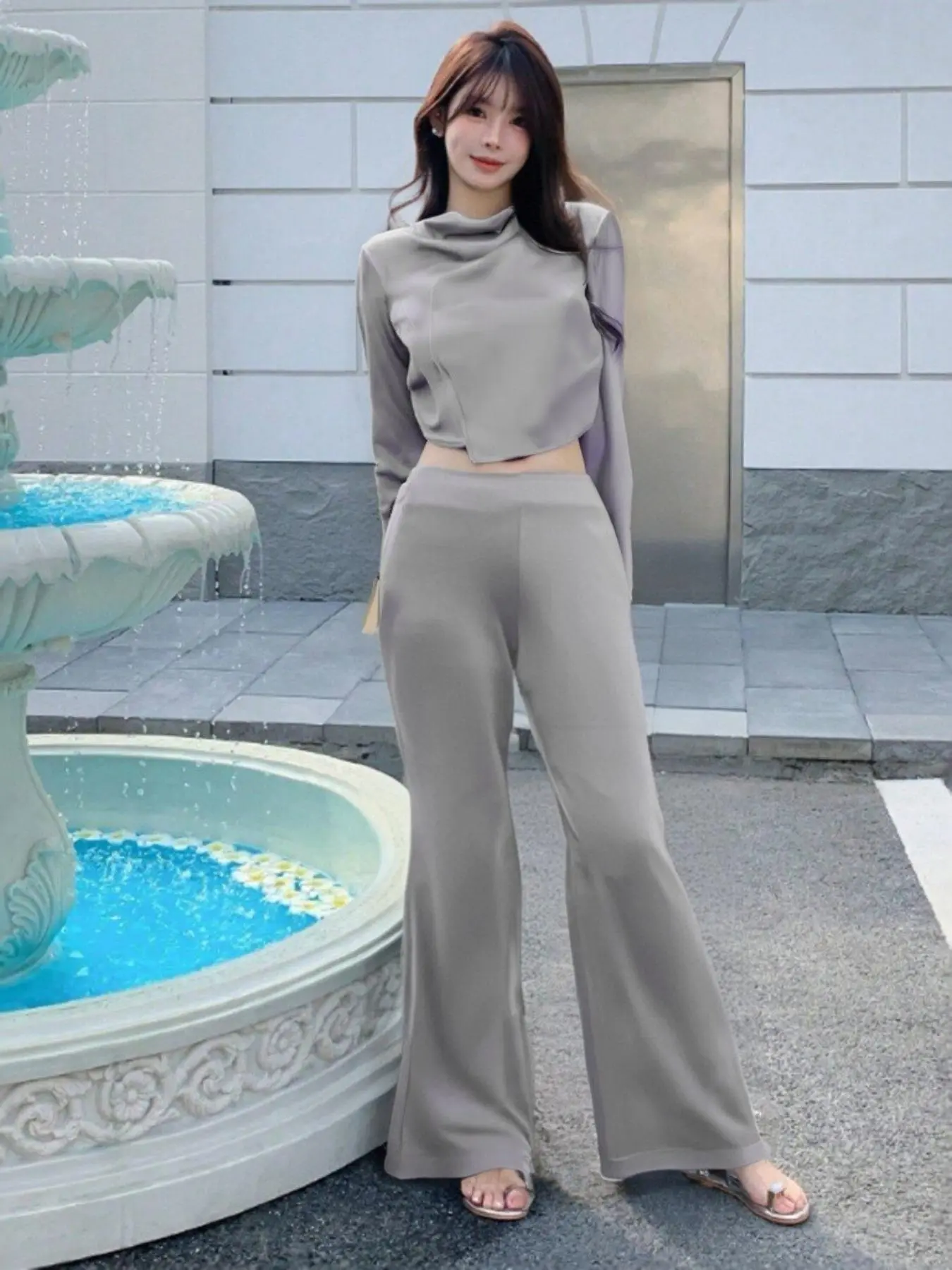 Two-Piece Set Women's Solid Draped Top & Pants Satin Set, Elegant Fashion Keyhole Back Top & Trousers for Daily Outdoor Wear, Women's Clothing for All Seasons