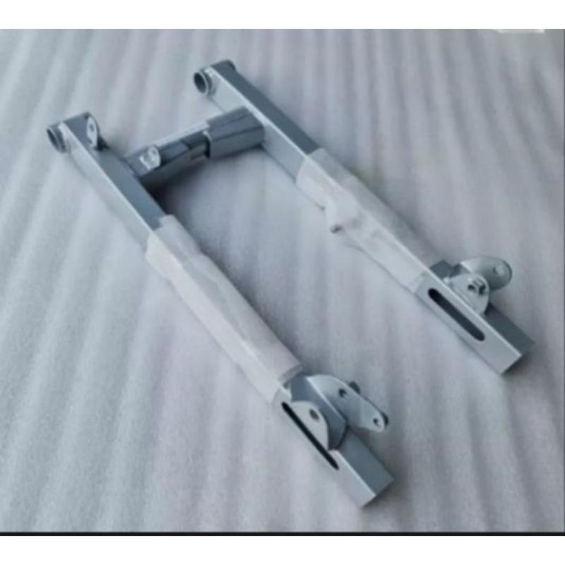 SWING ARM JUPITER Z, FIZ R, VEGA R NEW, VEGA R LAMA, VEGA ZR STANDARD TEBAL SWING ARM JUPITER Z VEGA R NEW STANDARD CROME SILVERR BAHAN BERKWALITAS 1