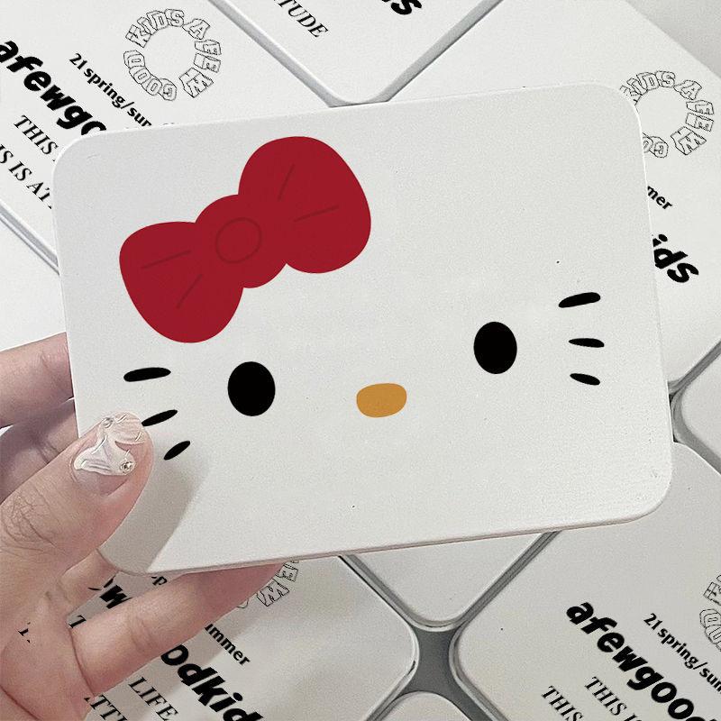 Product Introduction of Hộp Sắt Hello Kitty, Thiết Kế Đơn Giản, Hộp Thiếc Đựng Xe Tải Mini, Miếng Dán Hoàn Thiện Dễ Thương, Hộp Đựng Đồ Để Bàn, Đẹp Mắt, Phong Cách Instagram 1