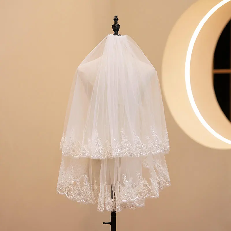 Direct selling bride's veil with two-layer soft mesh and metal shuttle shaped wedding etiquette sequin lace veil