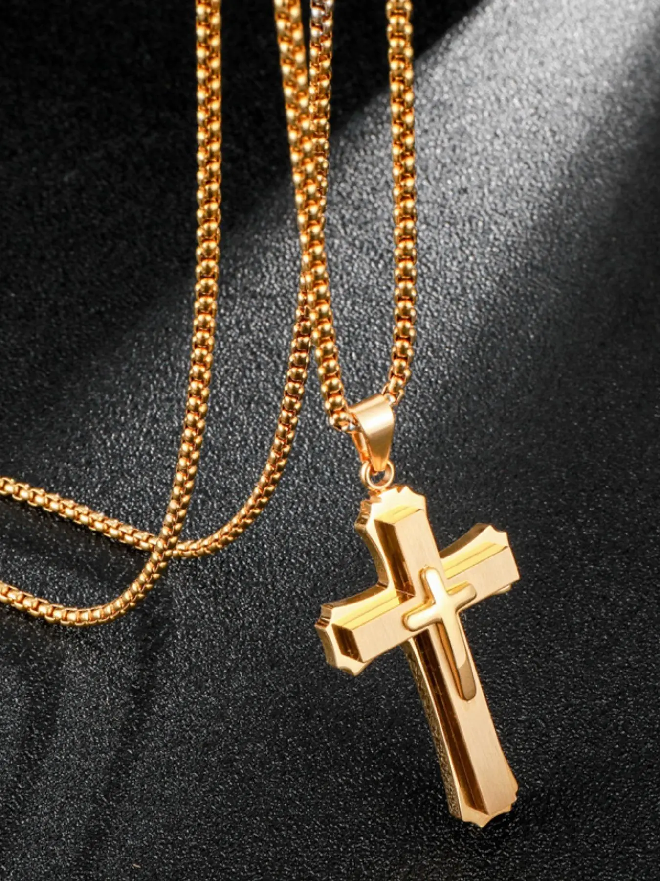 Unisex Criss Cross Pendant Necklace