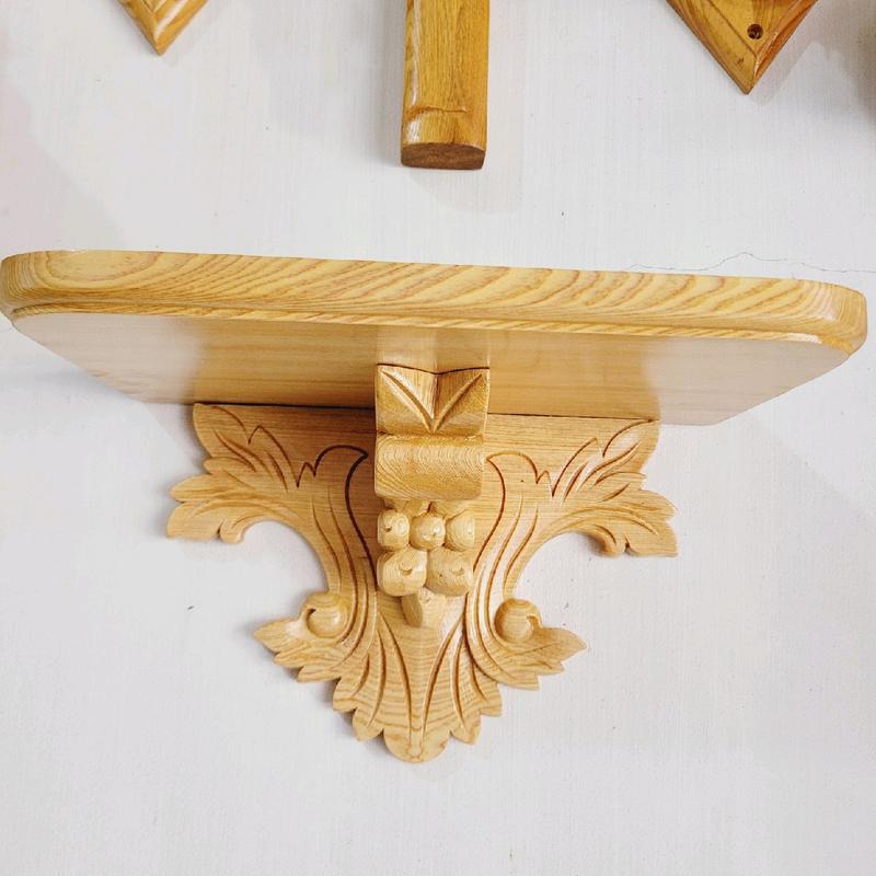 Kệ Treo Tường Bàn Thờ Gỗ Pơ Mu Hoa Văn Chùm Nho Lá Tây Decor