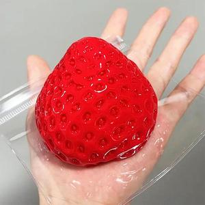 イチゴ型スクイーズ、かわいい絞りトイ、女の子向けストレス解消トイ、柔らかいフルーツ型誕生日プレゼント用トイ