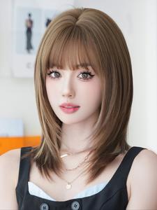 18インチ ストレートレイヤードカットウィッグ 女性用、ゴージャスでふんわりとしたバング付き、パーティーや日常使いに最適な合成フルマシンウィッグ