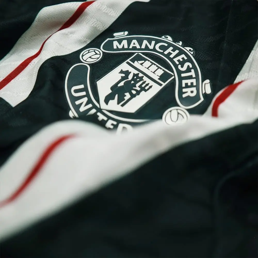 BAJU BOLA MANN UTD AWAY PLAYER VERSI 2023/24