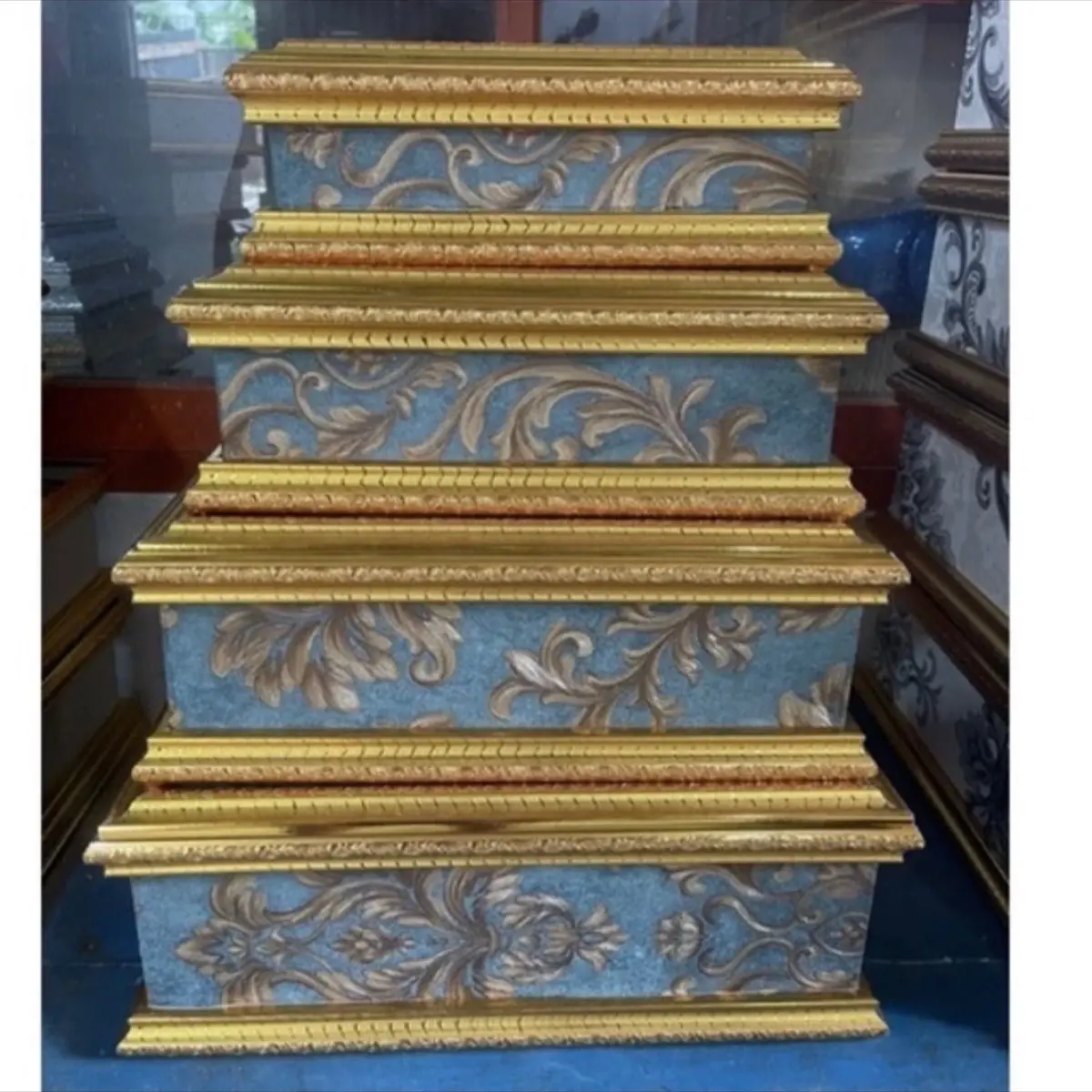 isi 4 box parcel peti walpaper