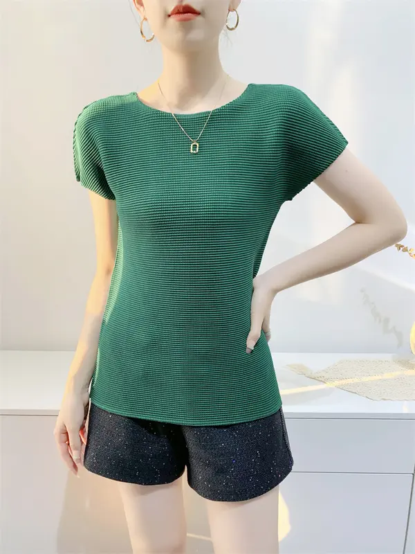 Áo thun tay ngắn chất vải thun xốp siêu co giãn, thiết kế form áo tôn dáng, trẻ trung 0