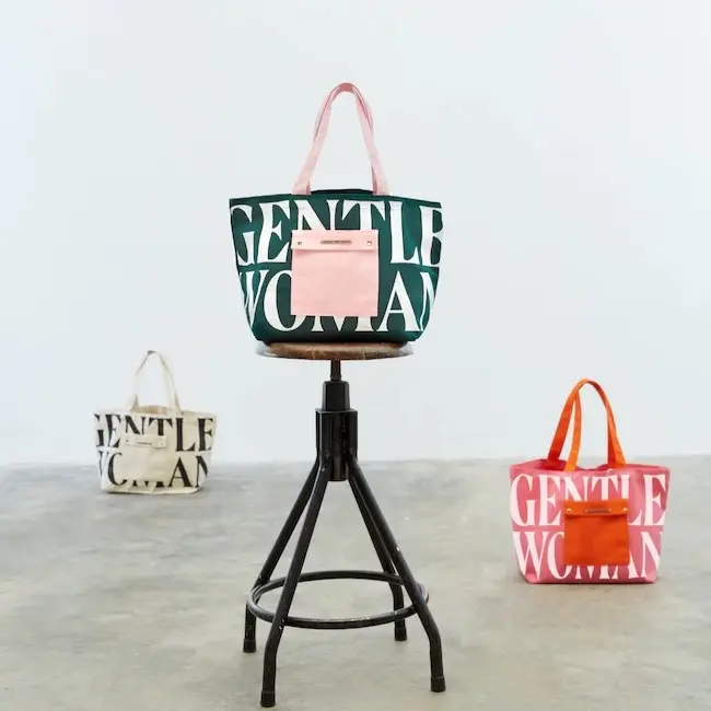 GENTLEWOMAN Totebag Canvas Wanita Painted Wall Jastipan.th 1
