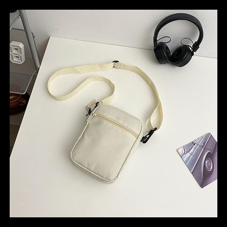 Product Introduction of túi Messenger Dành Cho Nam Giới, Thương Hiệu Thời Trang Mới 2024, Phong Cách Thường Ngày Và Đơn Giản, Túi Đựng Điện Thoại Di Động Túi Đeo Vai Nhỏ Thích Hợp Cho Nam Giới, Phong Cách Ins, Ba Lô, Túi Đeo Vai Nữ 26