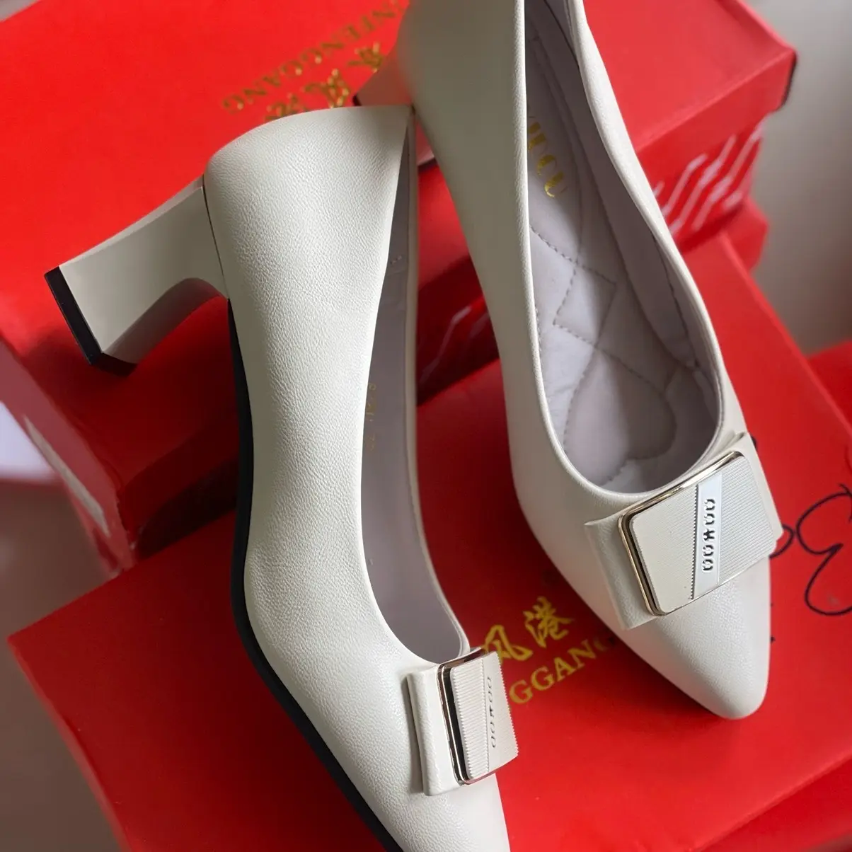 Giày bít nữ cao 1p đên 7phân