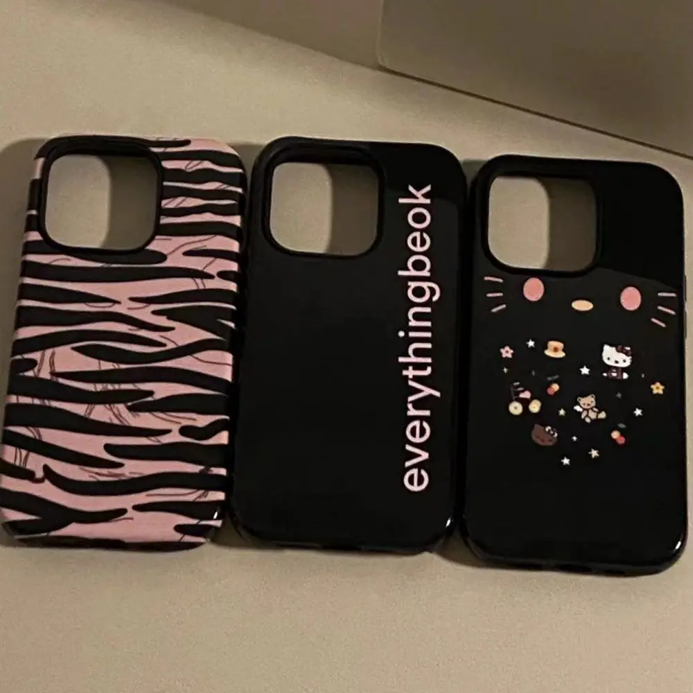 Ốp Lưng iPhone, Thiết Kế Hình Mèo Kitty Tiếng Anh Ngọt Ngào Và Ngầu Độc Đáo Tương Thích Với iPhone 7, 8 Plus, 11, 12, 13, 14, 15, 16pro Max, 11, 12, 13, 14, 15, 16plus, 11pro, 13pro, XS Max, Vỏ Thạch, Lớp Hoàn Thiện Bóng