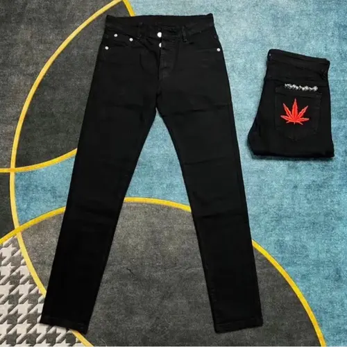 Quần jean boy phố 4 cúc màu đen thêu lá đỏ túi sau phông cách,chất vải demin co giản 4 chiều cao cấp-Gin Chuyên Sỉ