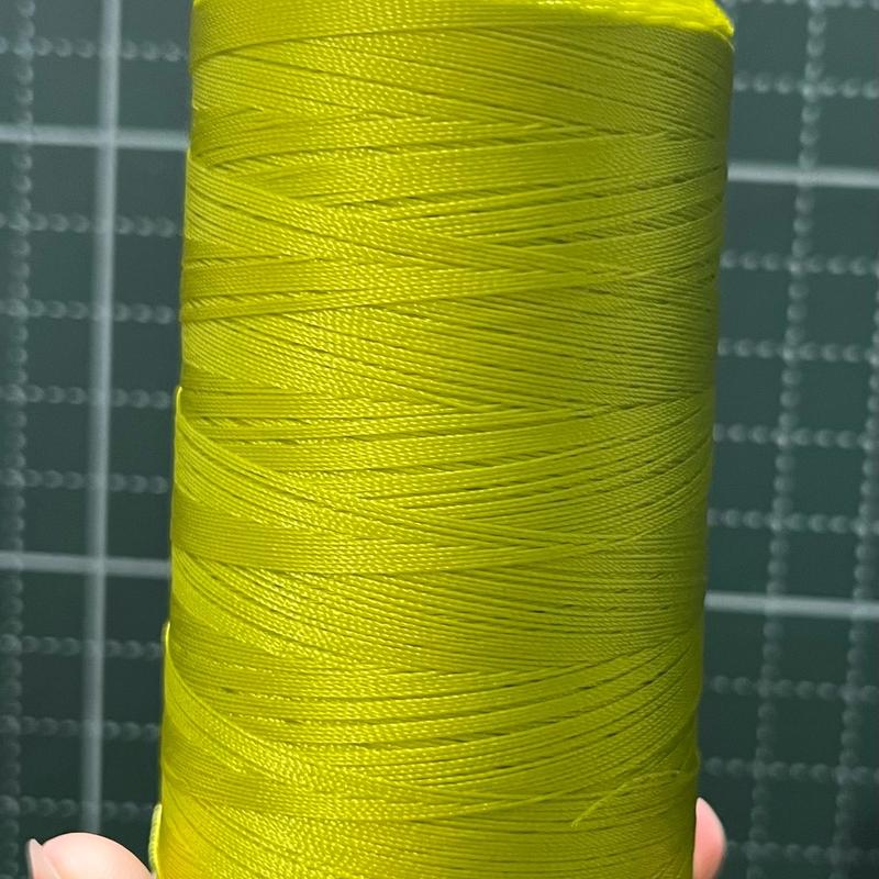 chỉ nylon ,280D/3 hàng mới,1 cuộn ~ 200G ,chỉ may balo ,may túi sách,may bạc ,may ghế ,may sofa,sợi chỉ không bị xù lông,sợi chỉ chắc chắn 5