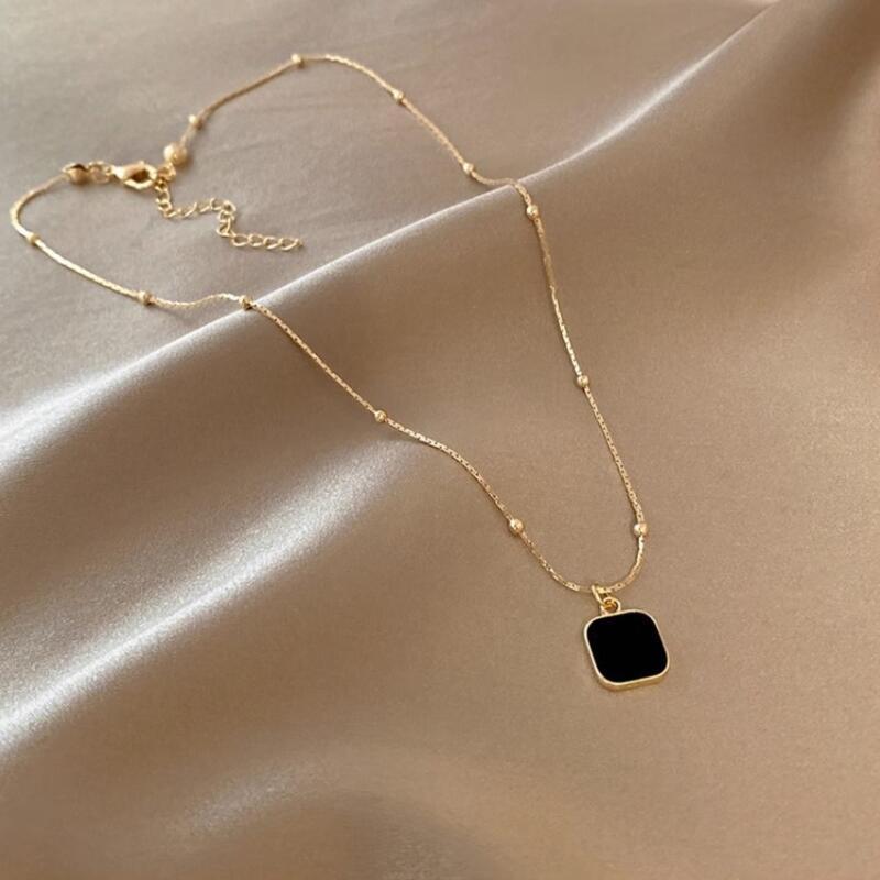 Product Introduction of Black Dark Geometric Square Necklace for Women's Light Luxury and Unique Design Sense Collar Chain 2025 New Instagram Hip Hop 6