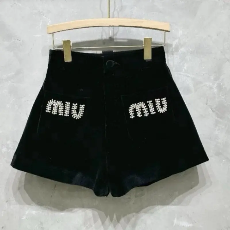 ￼Quần Short Nữ MIU Chất Nhung Túi Trước Thêu Chữ 0