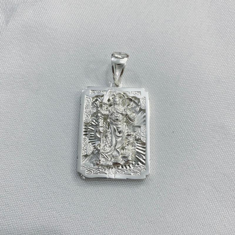 Mặt dây chuyền bạc nam. Mặt hình quan công. Mặt dây chuyền thời trang. Chất liệu bạc ta. PCJ Trang Sức Vòng Cổ Jewelry Chain lv