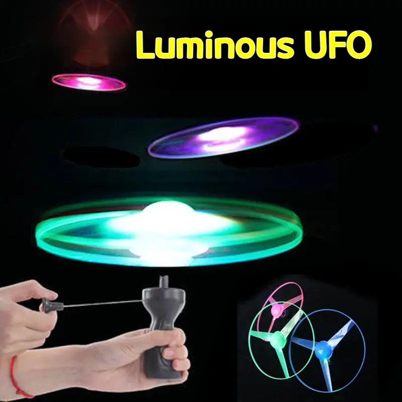 UFO Terbang Bercahaya Bercahaya Berpusing Pemintal Cahaya untuk Kanak-kanak Permainan Luaran Tarik Tali Mainan UFO Bercahaya