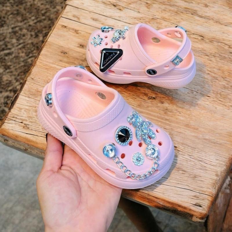 Dép bánh mì đế cao 5 phân sục siêu nhẹ cho bé gái hình thỏ Koromi bộ 13 hình nổi siêu đẹp