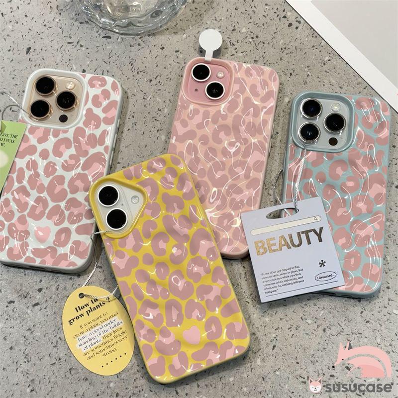 Case HP Untuk Realme C63 C31 C51 C33 C55 C53 C35 C30 C25 C12 C25S Note 50 60 C21Y C25Y C21 C20 C11 C20A C15 7i 5 5i 5S 6i C3 C17 Sweet Pink Leopard Print Gelombang Ruffle Air Mengkilap Soft Cover Case HP Untuk Realme C63 C31 C51 C33 C55 C53 C35 C30 C25 C12 C25S Note 50 60 C21Y C25Y C21 C20 C11 C20A C15 7i 5 5i 5S 6i C3 C17 Sweet Pink Leopard Print Gelombang Ruffle Air Mengkilap Soft Cover