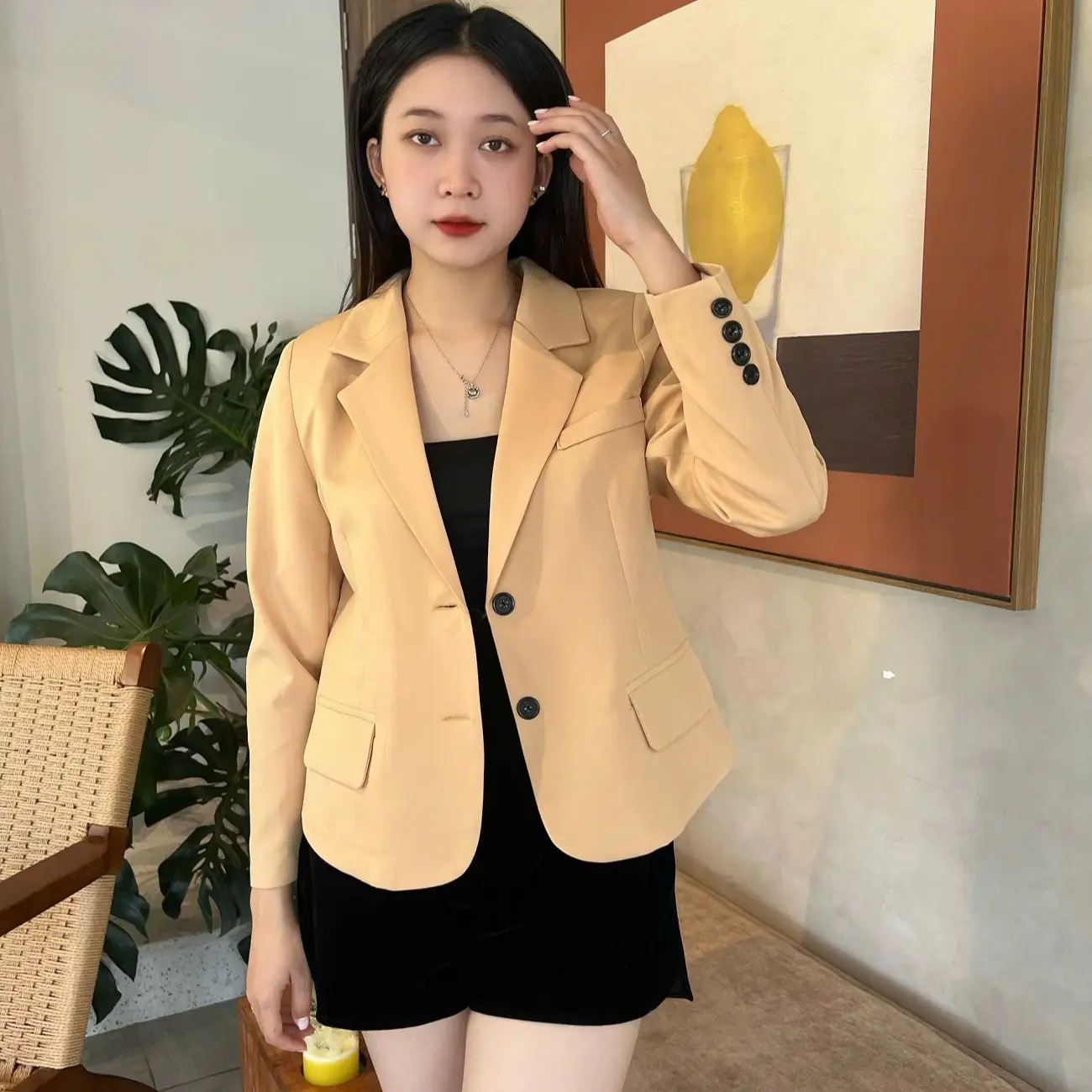 Áo khoác ngoài nữ 2 lớp dáng vừa, dài tay có túi 2 bên, cổ vest sang trọng Women Top