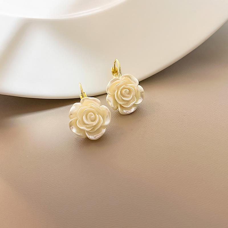  Khuyên Tai Bông Hồng Trắng Hoa Tai Thanh Lịch Bông Tai Cho Nữ Size 2cm Hợp Kim Cao Cấp Trang Sức Rosie Accessories 