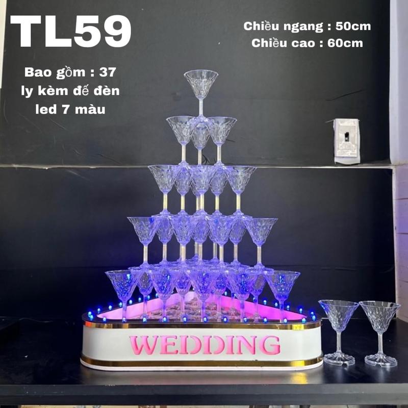 THÁP RƯỢU SÂM BANH TAM GIÁC WEDDING 2