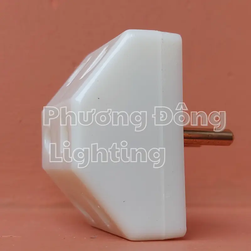 Phích cắm chia 3 ổ cắm - 3000W đầu nối 3 cửa P11 chịu tải 3000W 4
