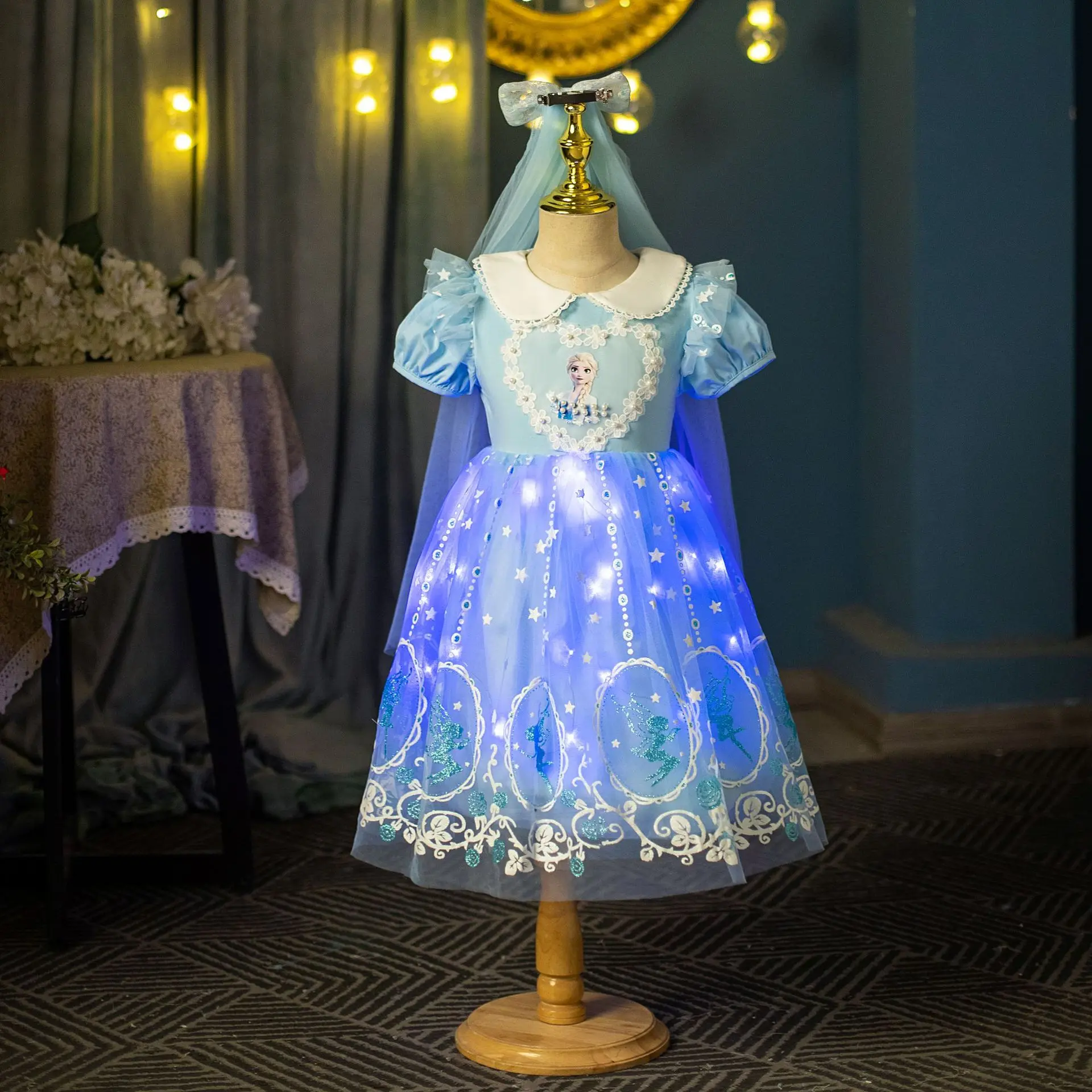 Summer new short sleeve Frozen Elsa 'princess dress girl dress A-line light dress CHILDREN'S dress